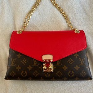 Brown and red puruse
